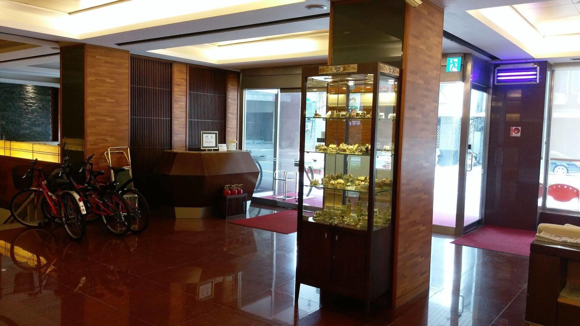 The Premier Hotel Tainan Exterior photo